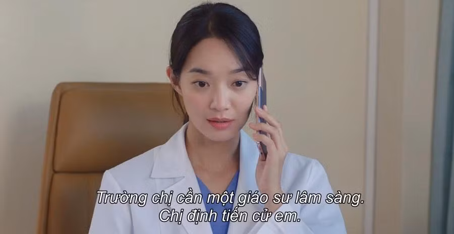 Hye Jin nhận được lời đề nghị làm giáo sư lâm sàng dạy tại trường đại học ở Seoul