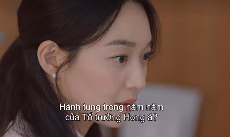 Không ai trong làng biết sau khi tốt nghiệp đại học Seoul, Hong Doo Sik đã đi đâu, làm gì trong năm năm rồi mới quay trở lại làng Gongjin. Không ai trong làng biết sau khi tốt nghiệp đại học Seoul, Hong Doo Sik đã đi đâu, làm gì trong năm năm rồi mới quay trở lại làng Gongjin.