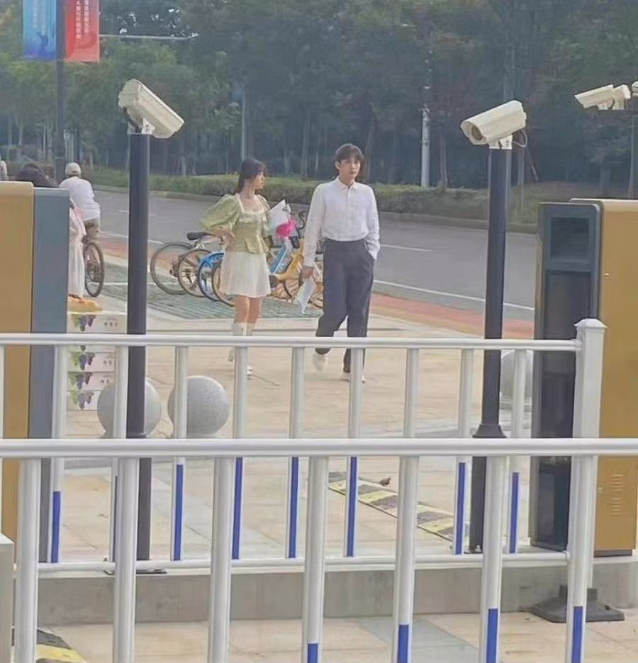 Ngu Thư Hân và Trương Bân Bân sẽ sánh đôi trong "Khu Rừng Nhỏ Của Hai Người". Ngu Thư Hân và Trương Bân Bân sẽ sánh đôi trong "Khu Rừng Nhỏ Của Hai Người".