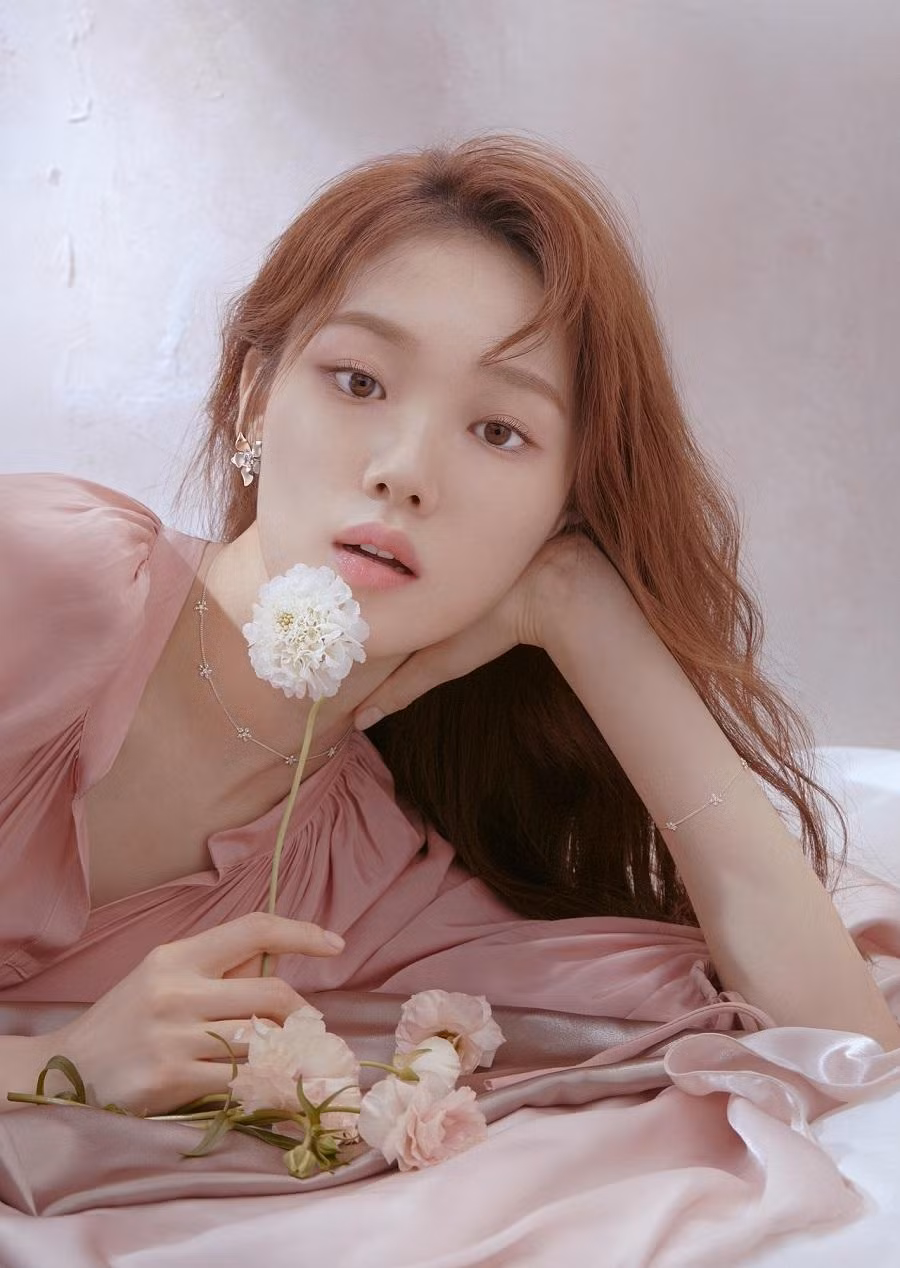 Lee Sung Kyung sẽ đảm nhận vai nữ chính Oh Han Byul trong "Shooting Star" Lee Sung Kyung sẽ đảm nhận vai nữ chính Oh Han Byul trong "Shooting Star"