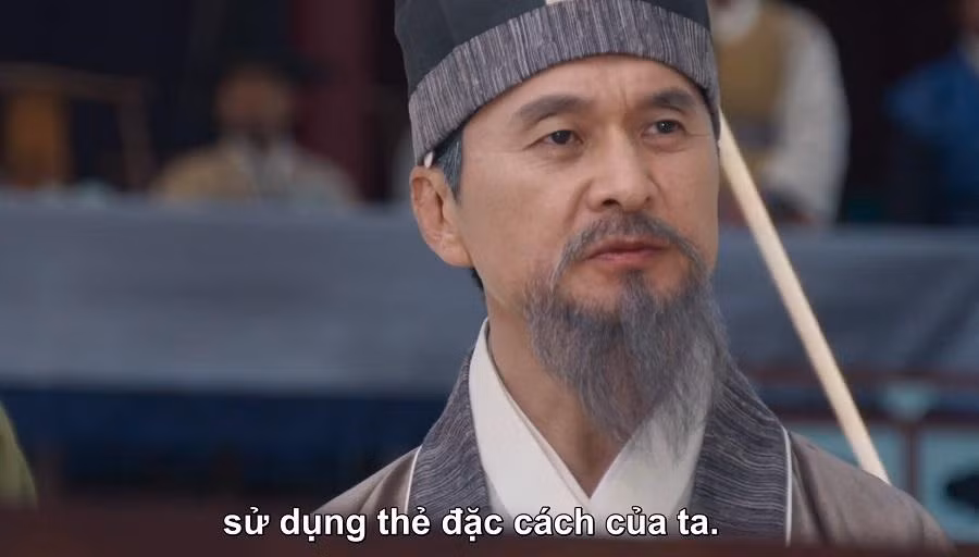 Hong Chun Gi đã được giám khảo Han Geon (Jang Hyun Sung) đặc cách cho đi tiếp