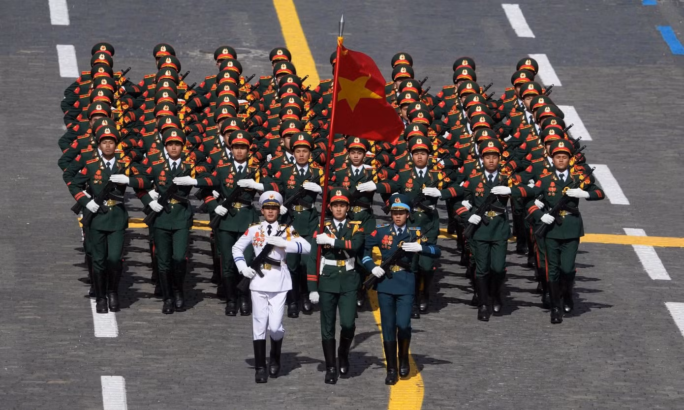 Đoàn Quân đội Nhân dân Việt Nam diễu hành ở vị trí thứ 8 trong khối lực lượng quốc tế, trước các đoàn Trung Quốc, Lào và Myanmar.