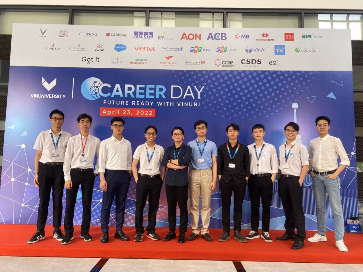 Tham gia ngày hội khởi nghiệp của trường.