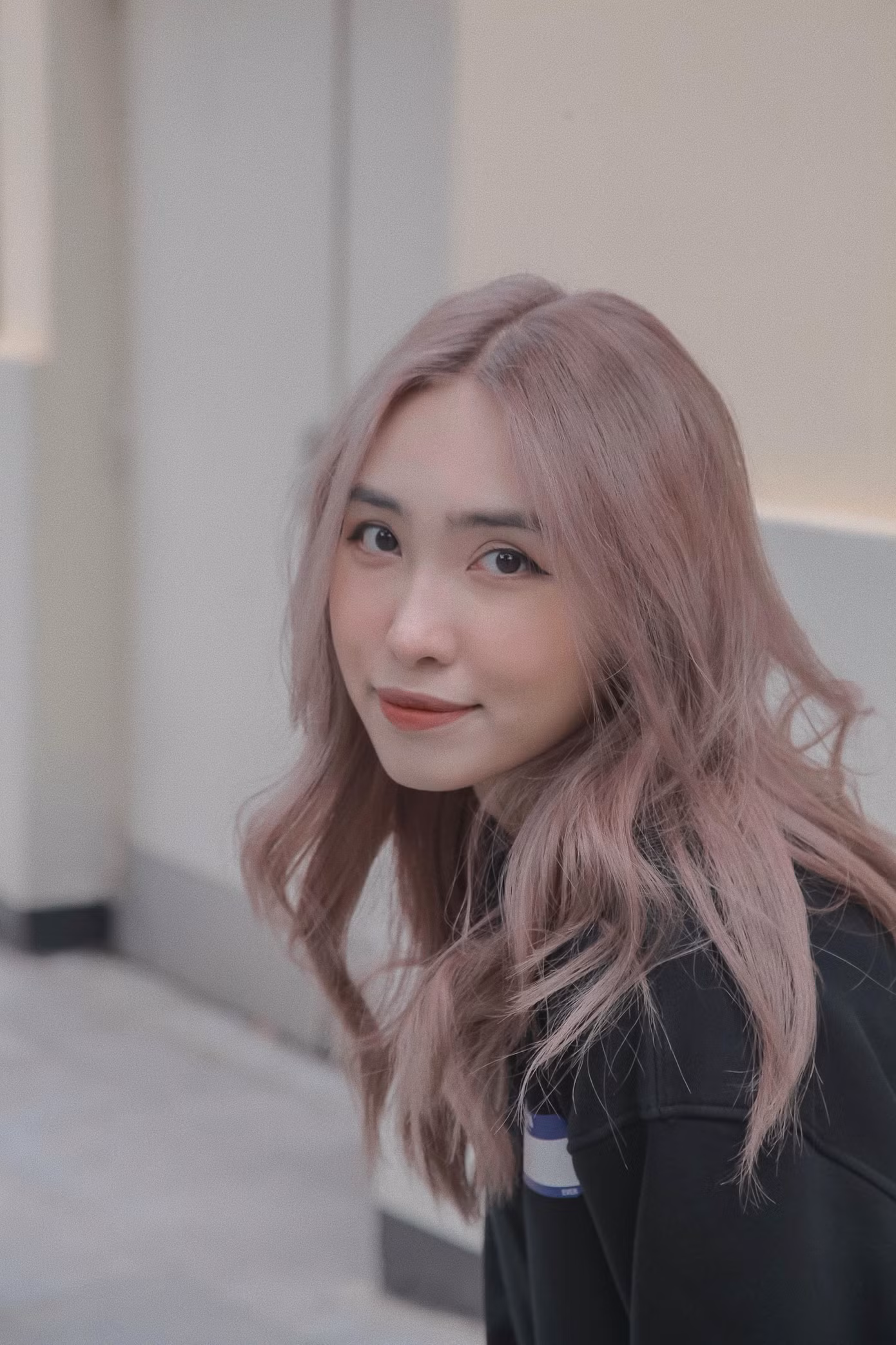Linh Luong – sinh viên năm 3 ngành Quản trị Kinh doanh EBBA, trường Đại học Kinh tế Quốc dân. Linh Luong – sinh viên năm 3 ngành Quản trị Kinh doanh EBBA, trường Đại học Kinh tế Quốc dân.