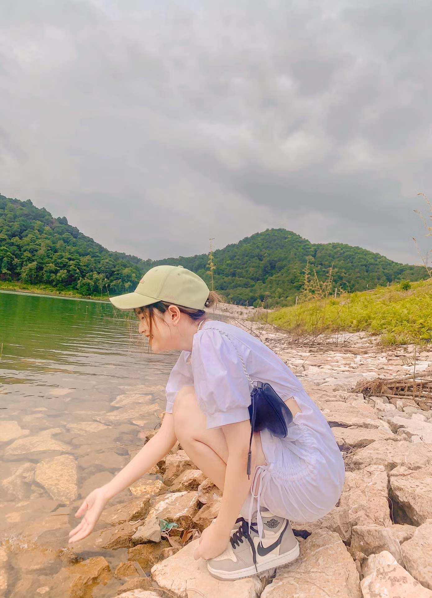 Ngoài giờ học căng thẳng, Khánh An cũng tạo được khoảng thời gian nghỉ ngơi cùng bạn bè để giải tỏa áp lực.