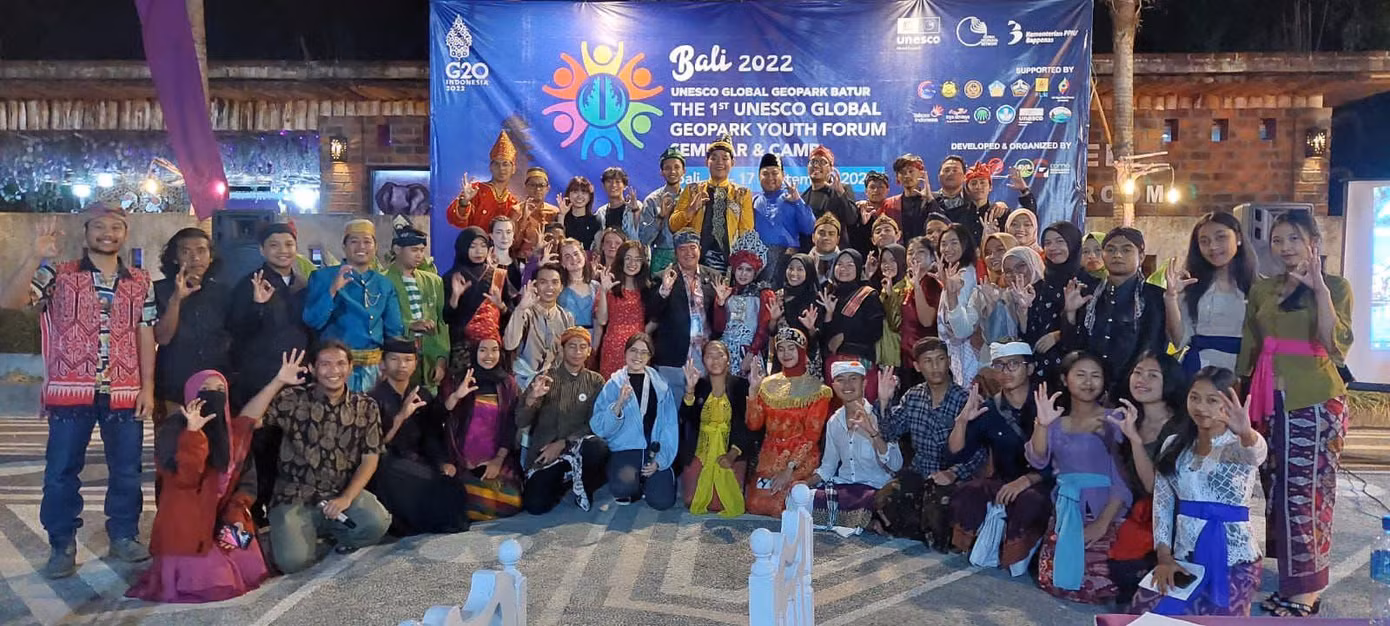 Thu Trang tham gia Seminar &amp; Camp tại Bali.