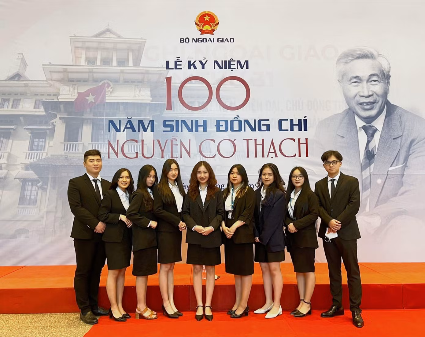 Thành viên CLB phục vụ Lễ kỷ niệm 100 năm ngày sinh đồng chí Nguyễn Cơ Thạch do Bộ Ngoại giao tổ chức. Thành viên CLB phục vụ Lễ kỷ niệm 100 năm ngày sinh đồng chí Nguyễn Cơ Thạch do Bộ Ngoại giao tổ chức.