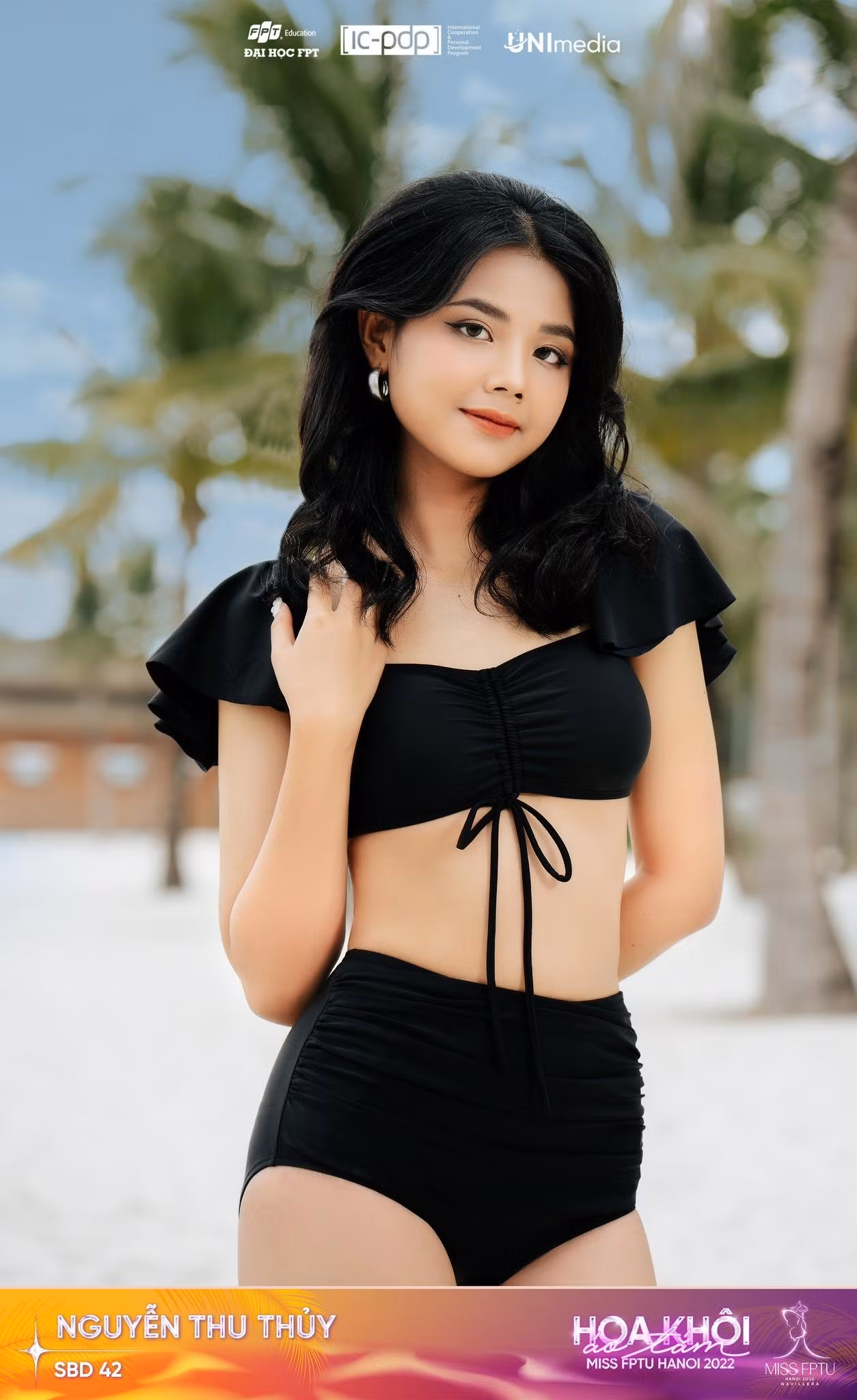 Phần thi Hoa khôi Áo tắm của cô nàng.