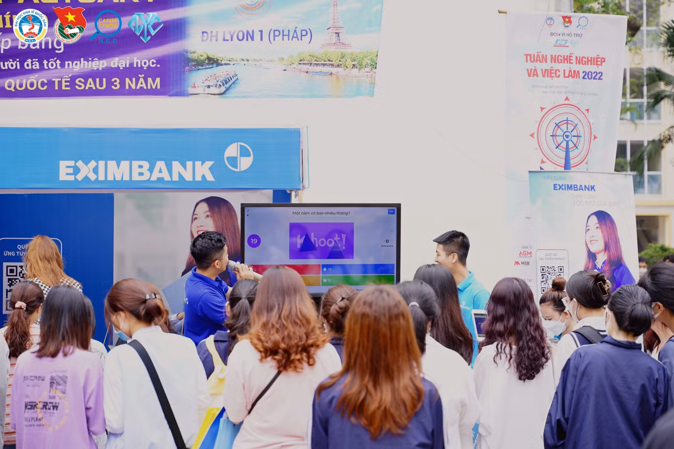 Các gian trại định hướng nghề nghiệp thu hút sự chú ý của sinh viên. Các gian trại định hướng nghề nghiệp thu hút sự chú ý của sinh viên.
