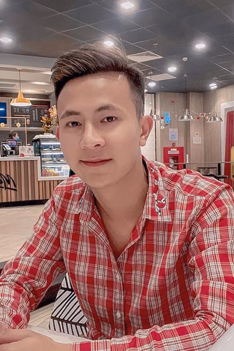Với lối diễn hài hước, thân thiện, dễ gần Quốc Tuấn dành được nhiều sự quan tâm và yêu thích đến từ các bạn trẻ.