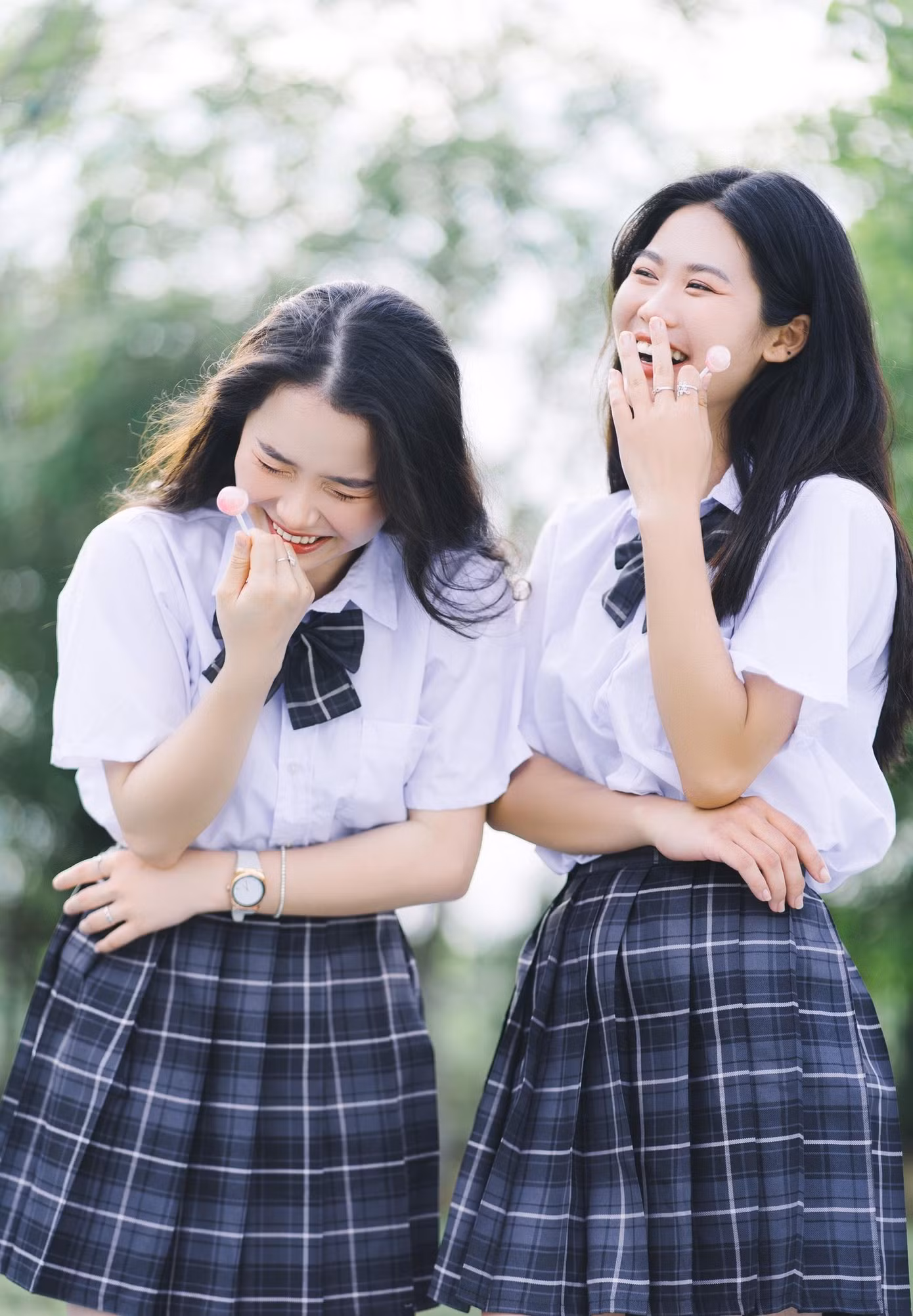 Những hình ảnh đẹp của Huyền Trang với người bạn thân.