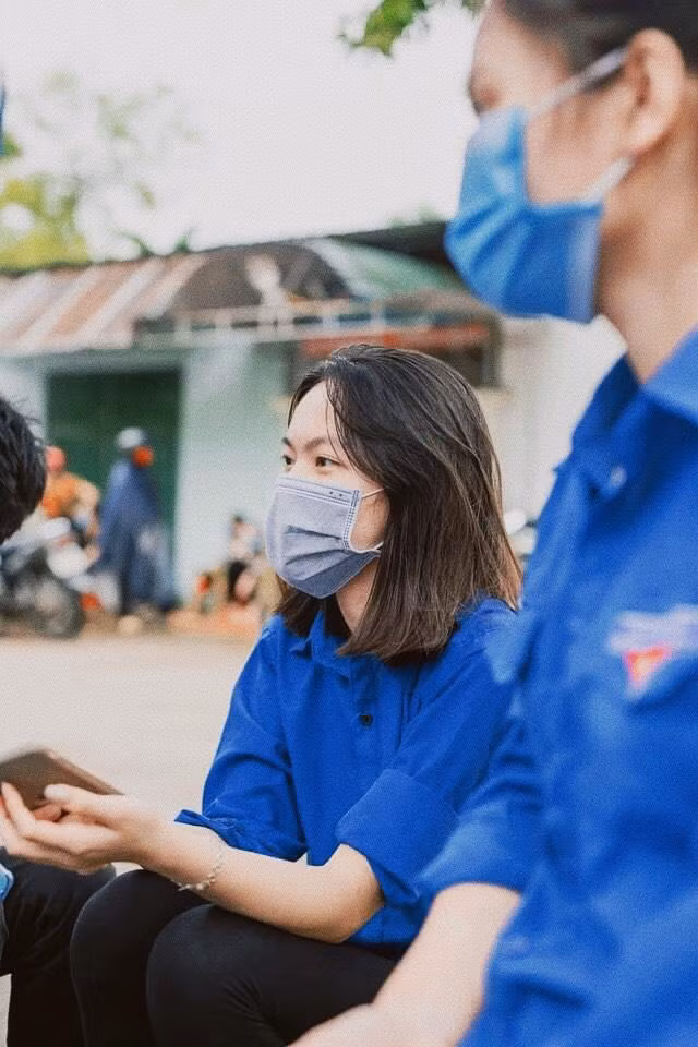 Bên cạnh đó, cô gái còn tích cực tham gia các hoạt động tình nguyện vì cộng đồng.
