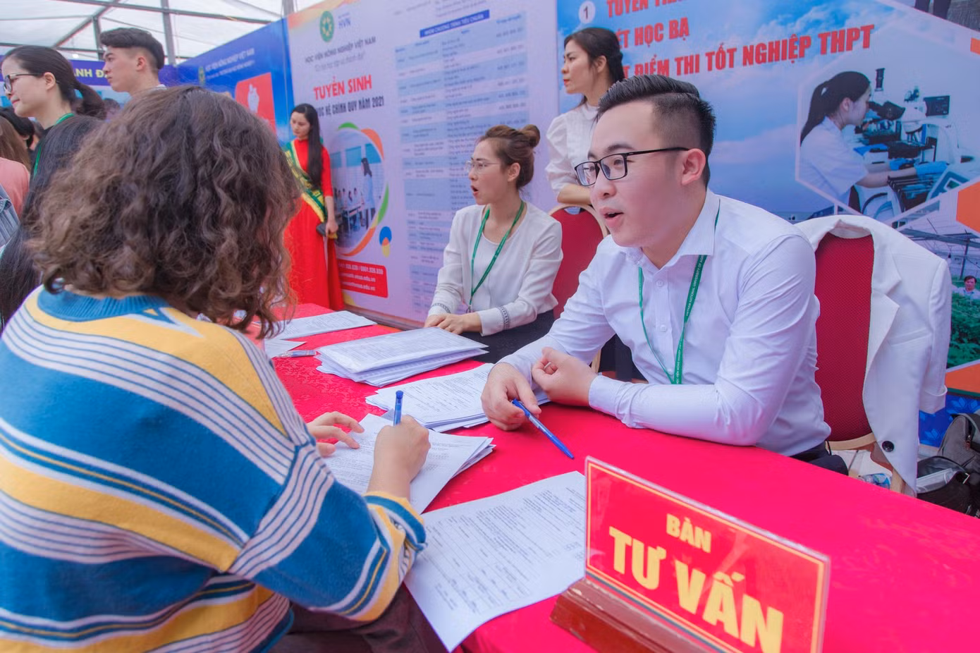 Luôn tích cực đóng góp vào sự nghiệp xây dựng và phát triển của Học viện Nông nghiệp Việt Nam.