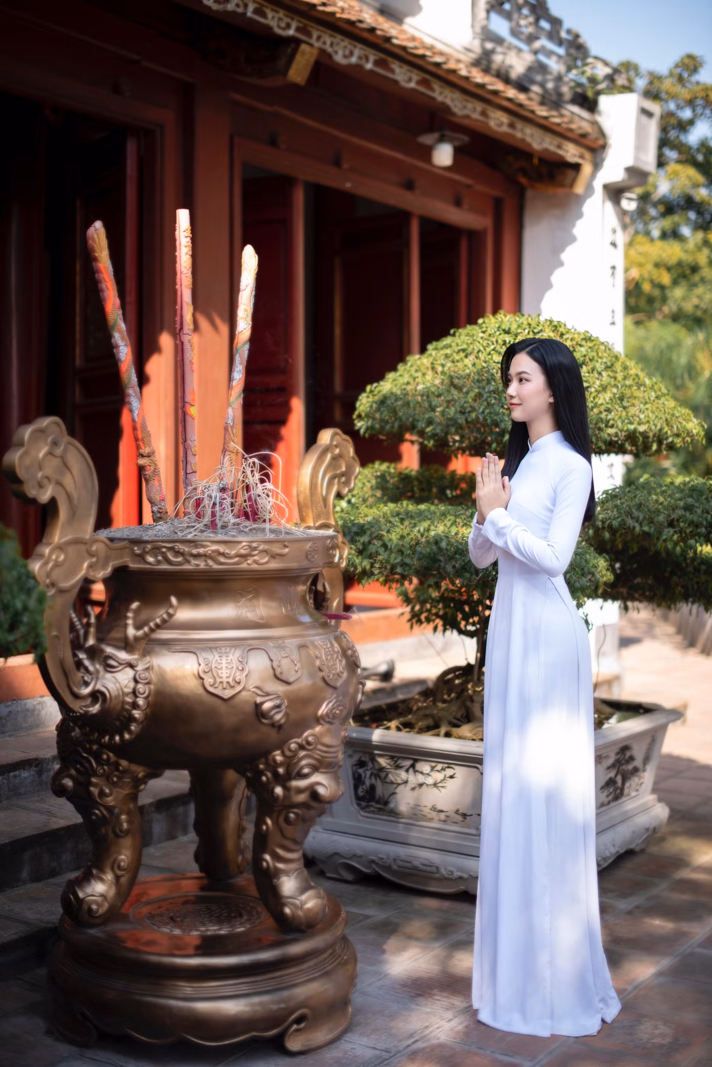 Câu nói mà Hương Giang tâm đắc nhất chính là: "Sống tức là thực hiện một cuộc hành trình không thể trì hoãn".