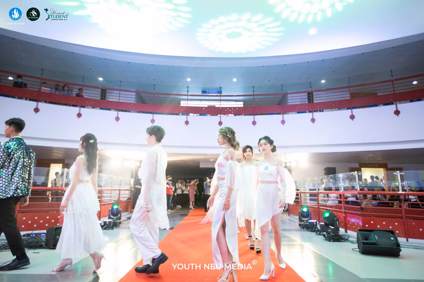 Bộ sưu tập thứ 2: Wake up from dream. Bộ sưu tập thứ 2: Wake up from dream.