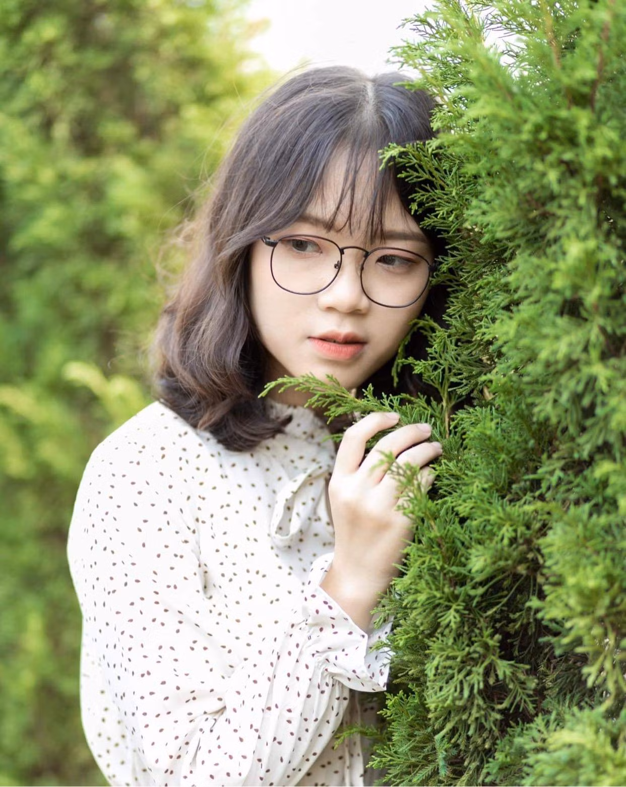 Hương Trà từng cho rằng bố mẹ luôn luôn áp đặt, không thấu hiểu. Cô bạn tự đặt mục tiêu đi du học để có thể rời xa vòng tay của bố mẹ và tự do làm những gì mình muốn. Hương Trà từng cho rằng bố mẹ luôn luôn áp đặt, không thấu hiểu. Cô bạn tự đặt mục tiêu đi du học để có thể rời xa vòng tay của bố mẹ và tự do làm những gì mình muốn.