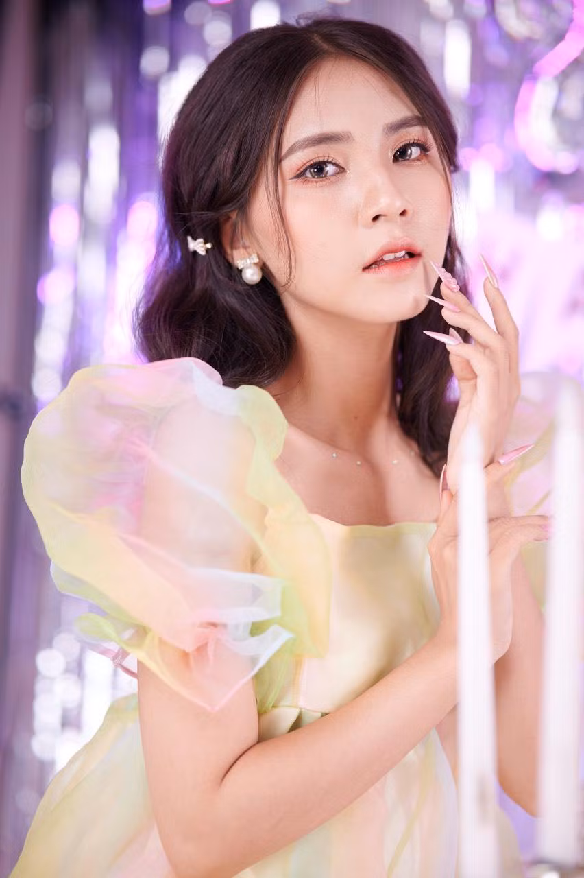 Trịnh Nguyệt Vy (sinh năm 2002) hiện đang là sinh viên trường Đại học Công nghiệp TP.HCM.