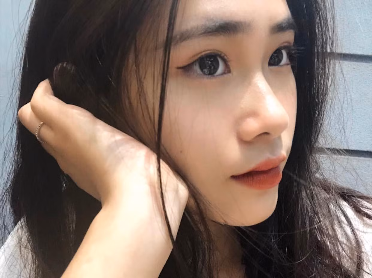Minh Anh chia sẻ: "Nếu như không có cú ngã ấy thì sẽ không mình ngày hôm nay: một phiên bản trưởng thành hơn, chăm chỉ hơn và biết nỗ lực, phấn đấu hơn."