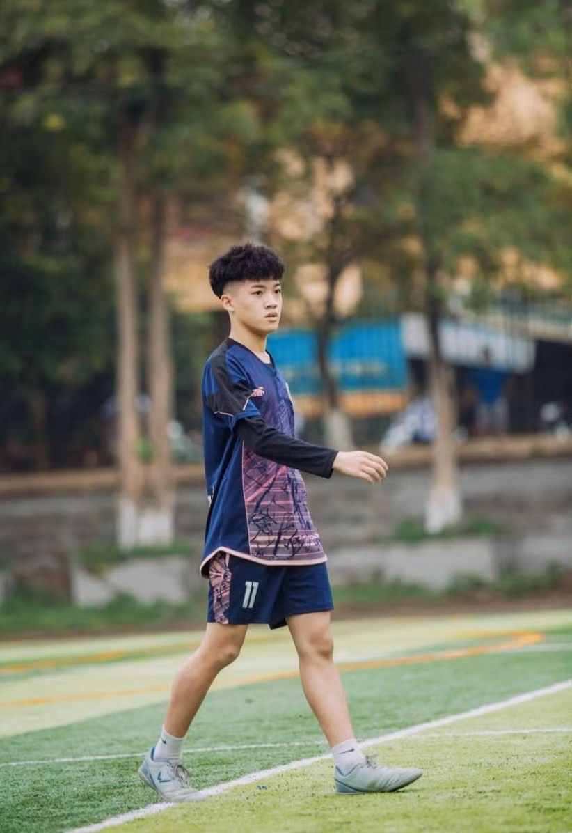 Quang Huy được bầu làm Ủy viên BCH Liên chi đoàn Khoa Kinh tế và Quản trị kinh doanh, ở cấp độ chi đoàn Quang Huy giữ chức Phó bí thư K65 - QTKD Trường Đại học Lâm nghiệp. Quang Huy được bầu làm Ủy viên BCH Liên chi đoàn Khoa Kinh tế và Quản trị kinh doanh, ở cấp độ chi đoàn Quang Huy giữ chức Phó bí thư K65 - QTKD Trường Đại học Lâm nghiệp.