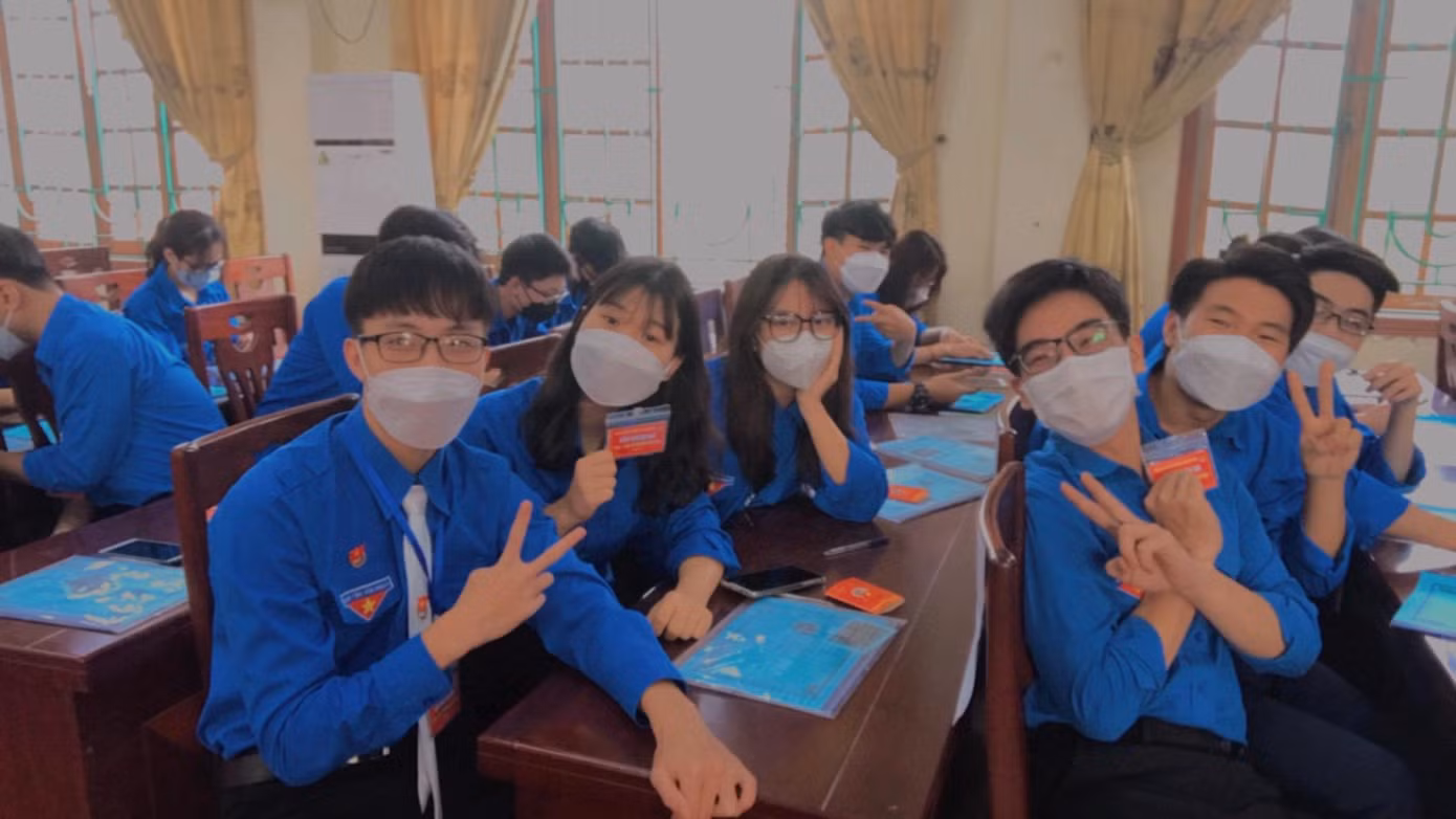 Diệu Ly tham gia Đại hội Đoàn tại địa phương.