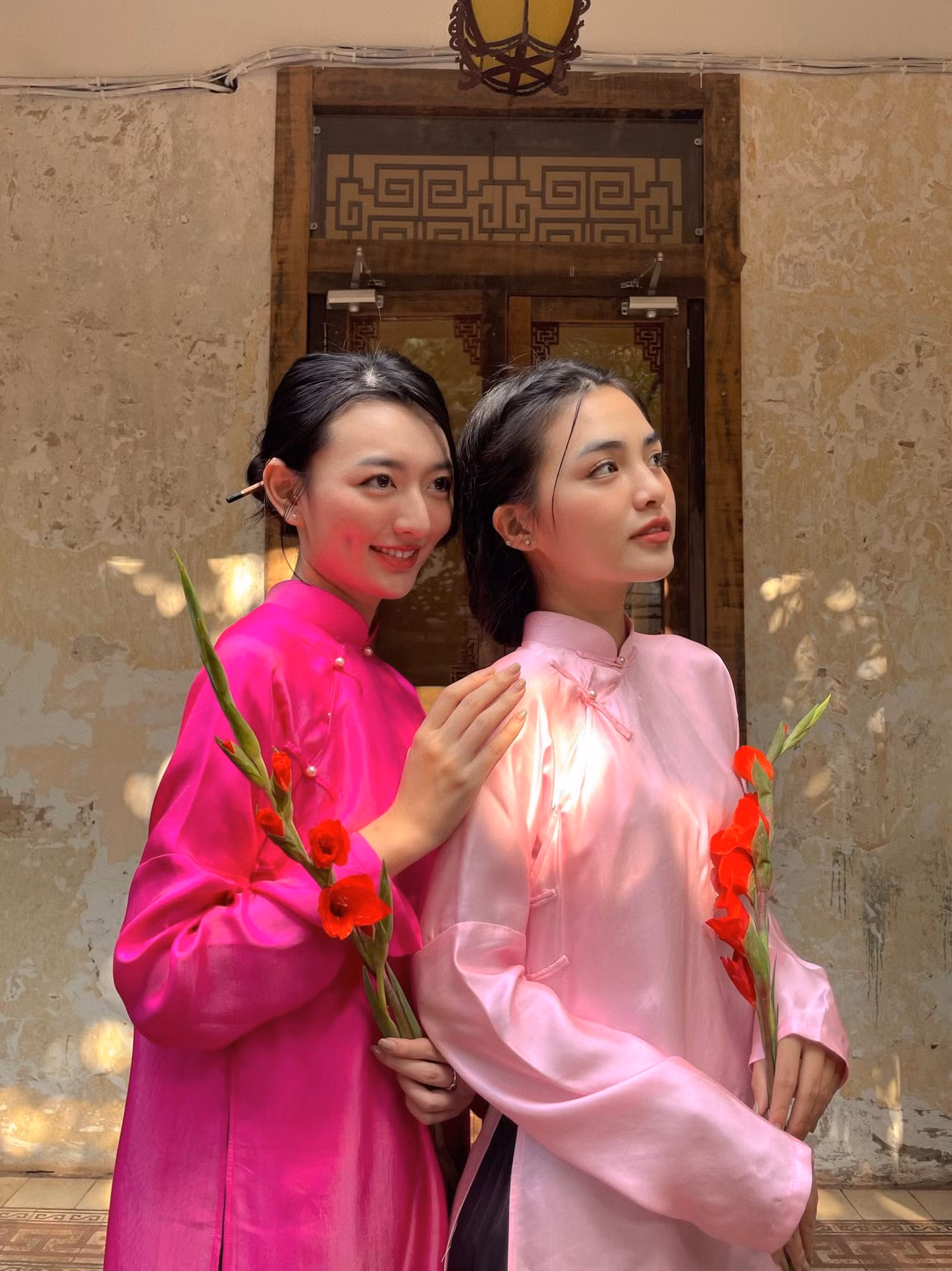 Cả hai đều sở hữu vẻ đẹp dịu dàng, ngọt ngào. Ảnh: NVCC Cả hai đều sở hữu vẻ đẹp dịu dàng, ngọt ngào. Ảnh: NVCC