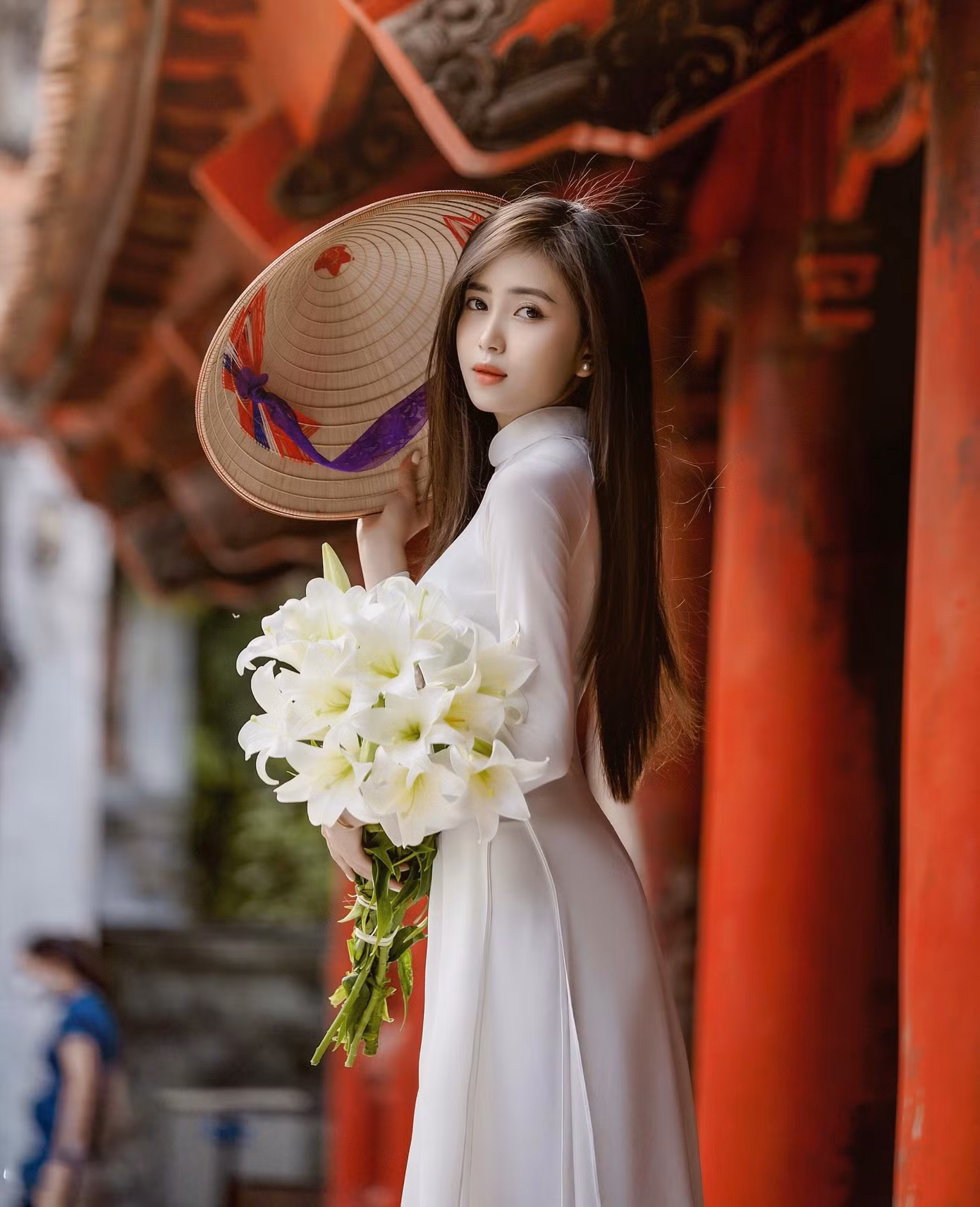 Không lựa chọn con đường Đại học giống như bao bạn khác, sau khi tốt nghiệp Trung học phổ thông, Hồng Nhung lựa chọn theo đuổi niềm đam mê nghệ thuật.