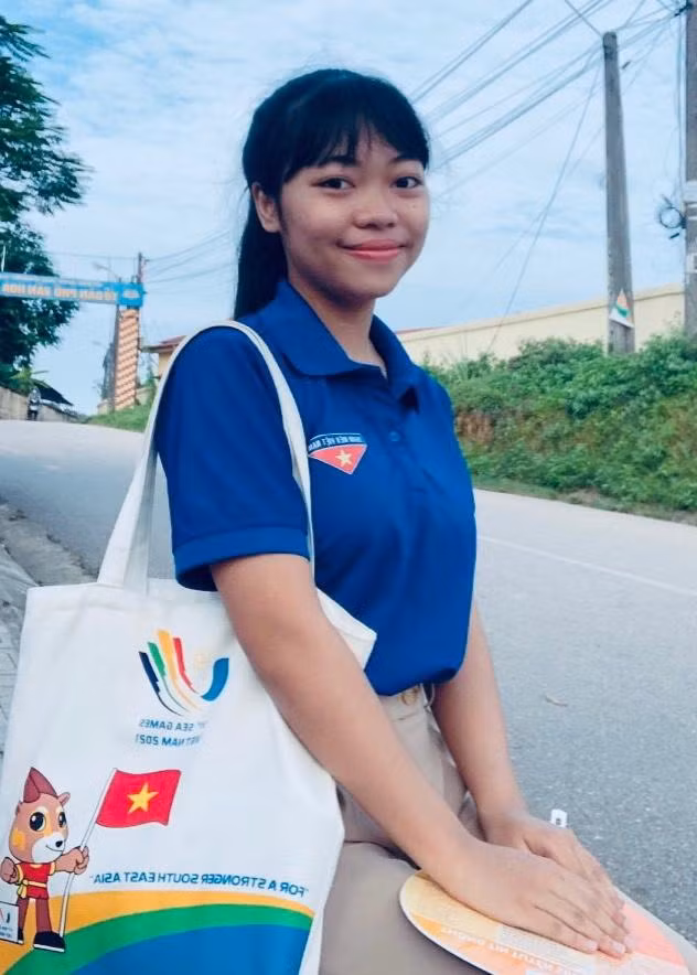 Đỗ Thị Ni Na (Đại Từ, Thái Nguyên) là Ủy viên Ban Thường vụ Liên chi Đoàn Khoa Quốc Tế, Đại học Thái Nguyên.