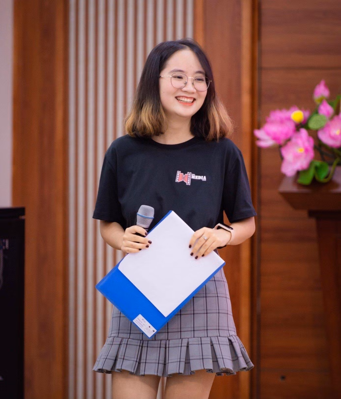 Vân Anh là một MC được mọi người biết đến với giọng nói nhẹ nhàng và truyền cảm.