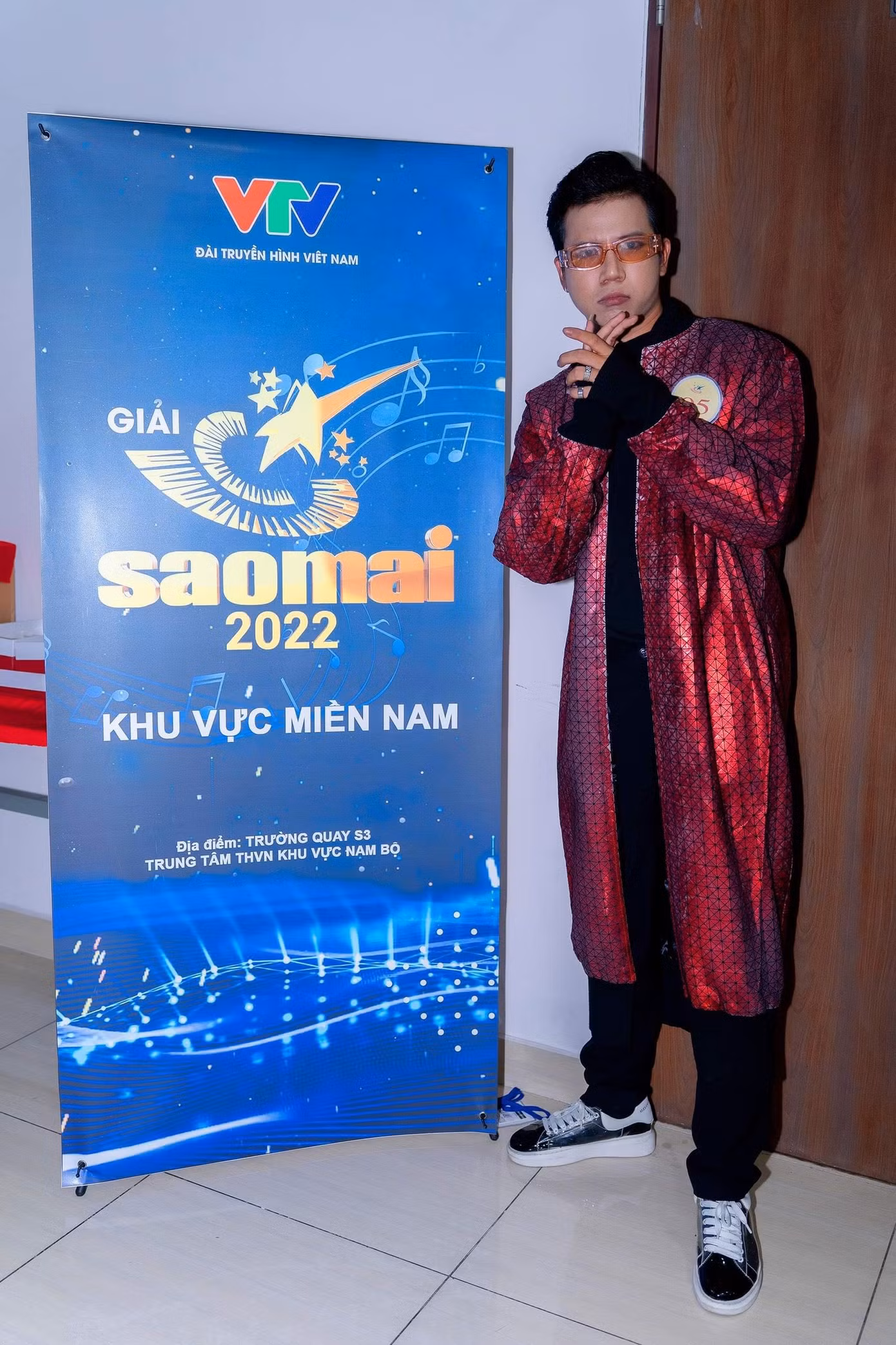Trịnh Sơn (sinh năm 2000) được biết đến là một ca sĩ trẻ theo đuổi dòng nhạc R&amp;B, dòng nhạc điện tử, nhạc Pop và là ca sĩ được khá nhiều khán giả dành sự yêu thích, quan tâm.