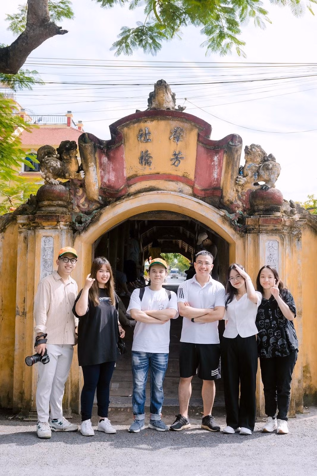 Cầu Ngói, chùa Lương. Ảnh Phan Hoàn