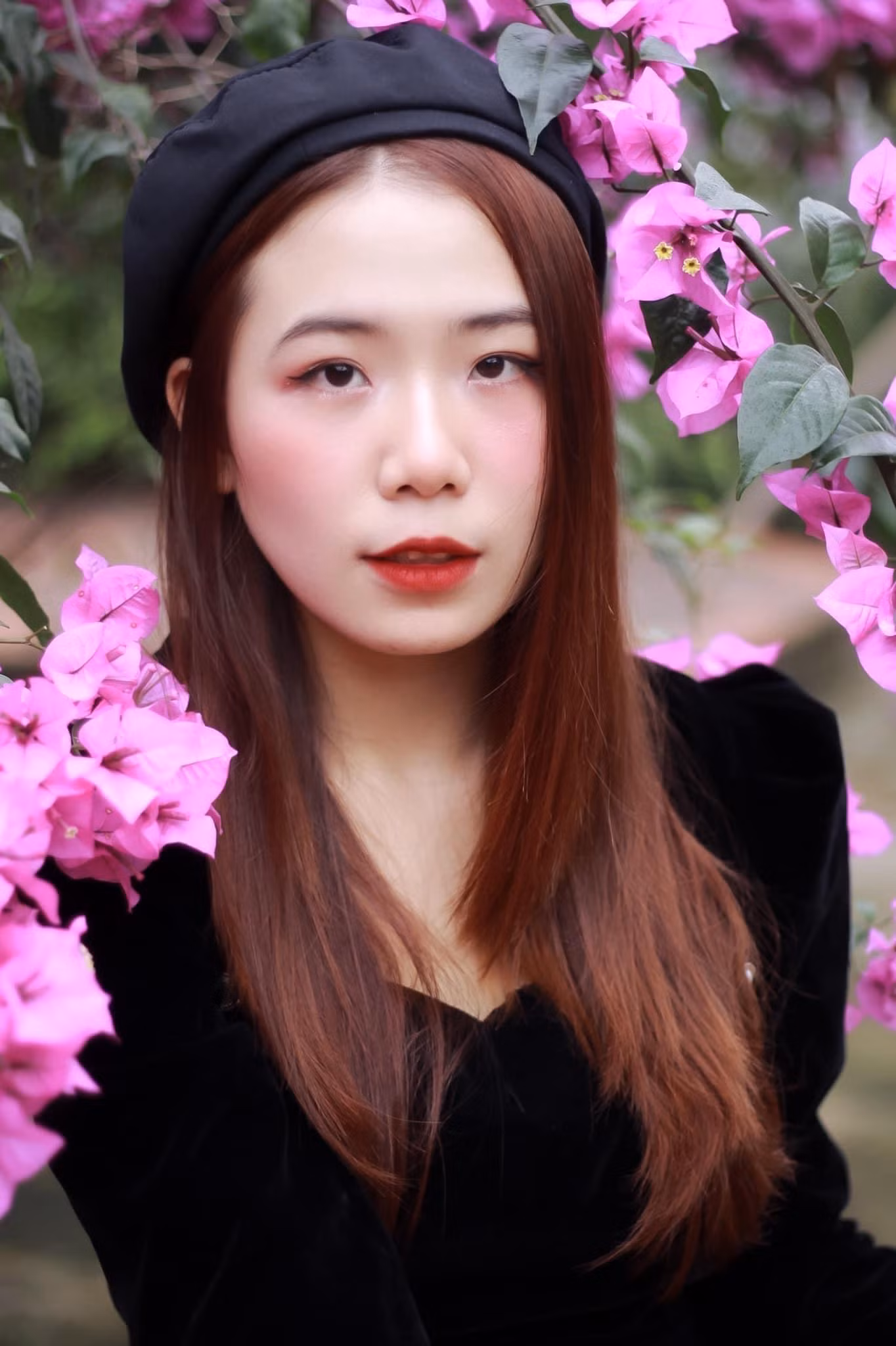 Lan Phương ngay từ khi còn nhỏ đã tôi luyện được bản lĩnh, vững vàng trước những khó khăn thách thức của hoàn cảnh sống.