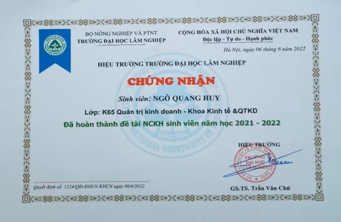 Quang Huy luôn quan tâm, dành nhiều thời gian cho việc học tập và nghiên cứu khoa học. Quang Huy luôn quan tâm, dành nhiều thời gian cho việc học tập và nghiên cứu khoa học.