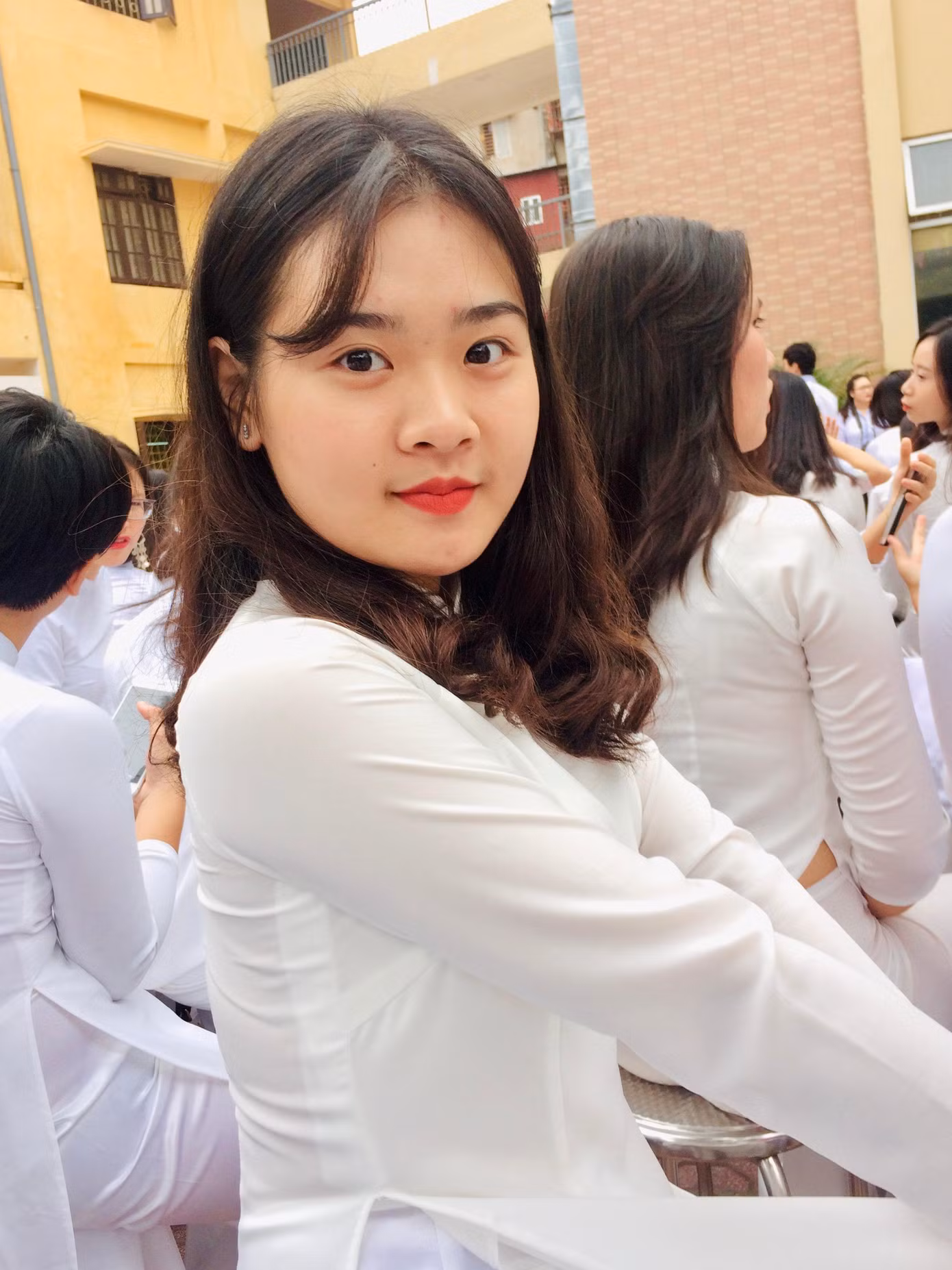 Nguyễn Thúy An (sinh năm 2000) vừa tốt nghiệp chuyên ngành Tiếng Trung Thương mại của Trường Đại học Ngoại thương Hà Nội. Nguyễn Thúy An (sinh năm 2000) vừa tốt nghiệp chuyên ngành Tiếng Trung Thương mại của Trường Đại học Ngoại thương Hà Nội.
