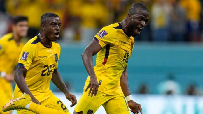 Enner Valencia (phải) có màn trình diễn đẳng cấp (Ảnh: Pehal News).