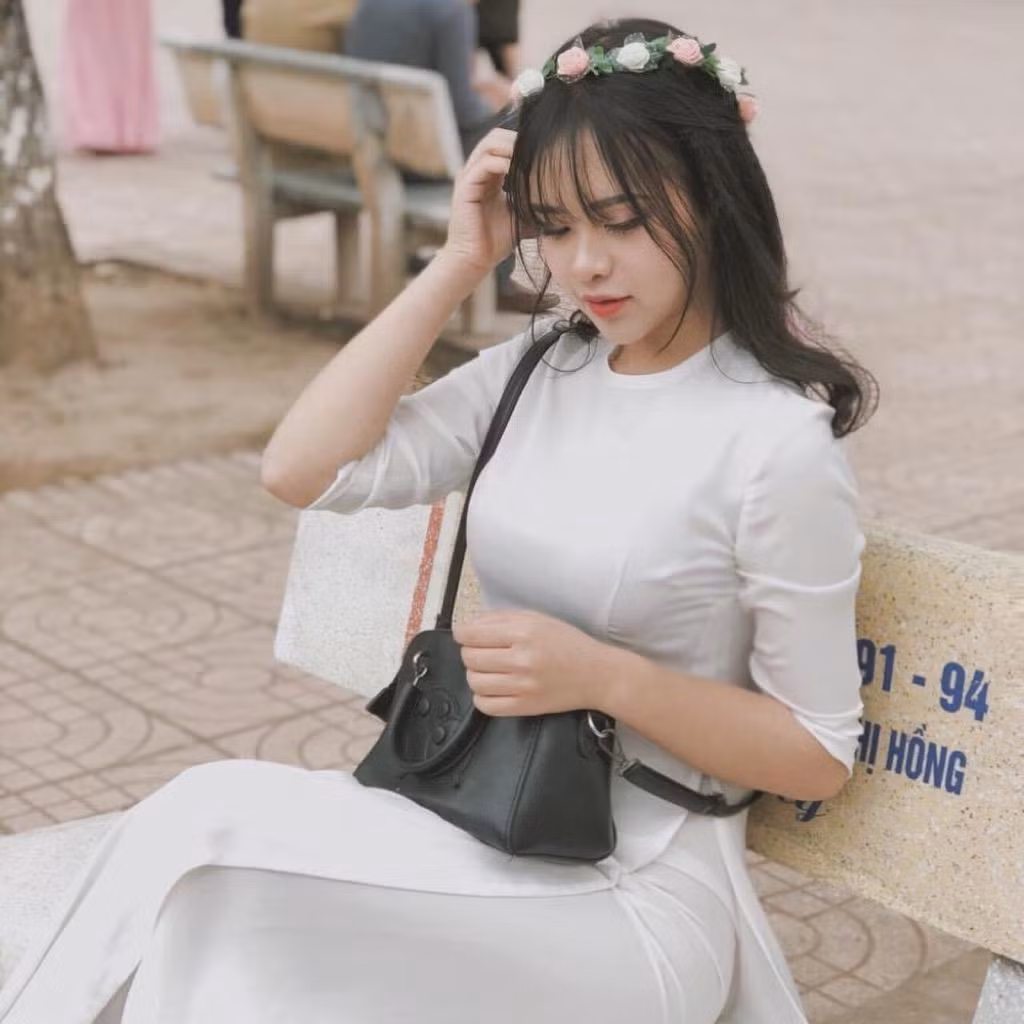 Nhan sắc dễ thương giúp Cao Trang nhận được sự chú ý từ khi còn đi học cấp 3, thế nhưng cô nàng chưa lúc nào chểnh mảnh việc học tập