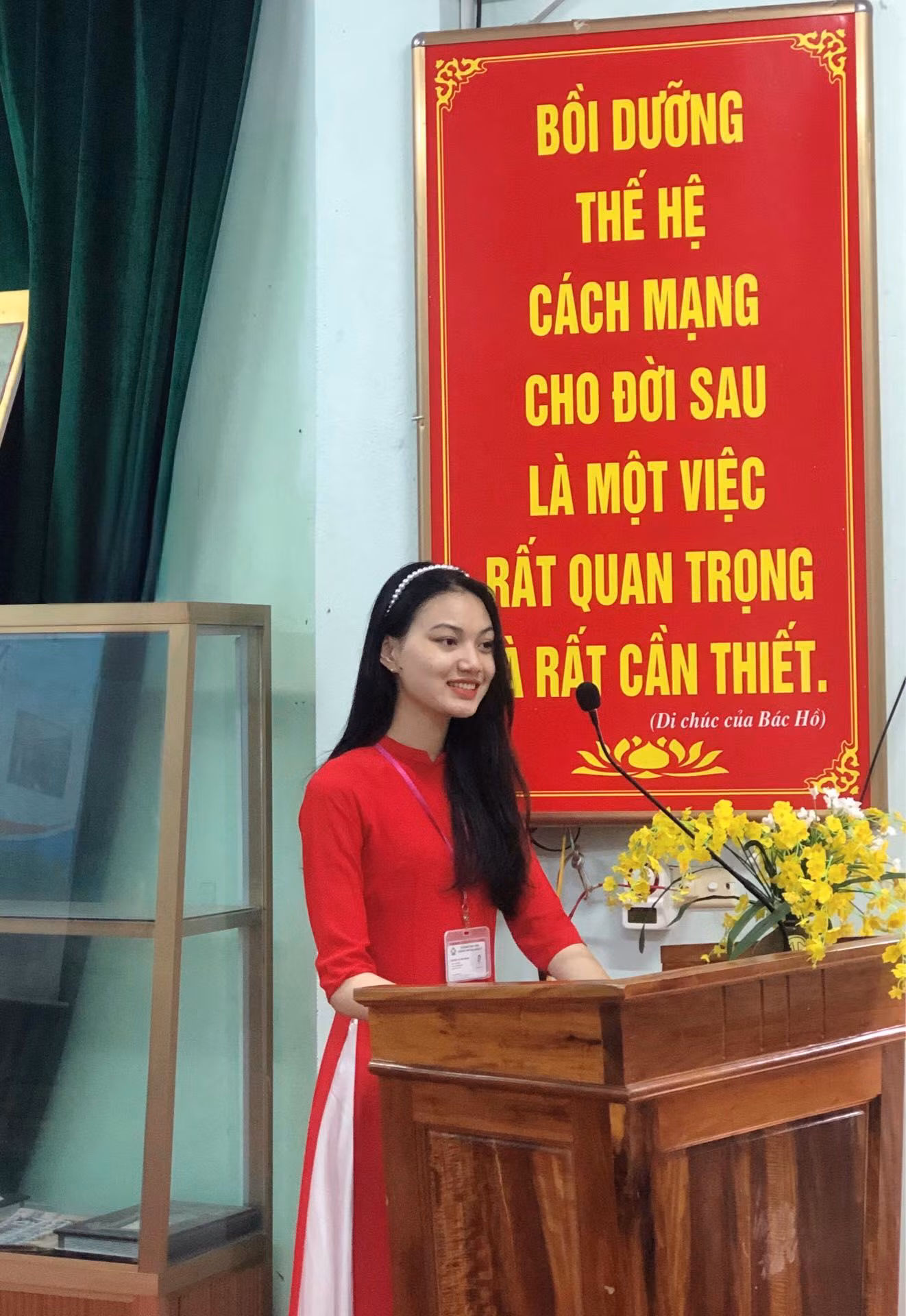 Trong kỳ thi Tốt nghiệp THPT năm 2022, cô nàng đạt 28 điểm, trong đó môn Ngữ văn đạt 9,5 điểm và thành công chinh phục “giấc mơ Ngoại giao”. Trong kỳ thi Tốt nghiệp THPT năm 2022, cô nàng đạt 28 điểm, trong đó môn Ngữ văn đạt 9,5 điểm và thành công chinh phục “giấc mơ Ngoại giao”.