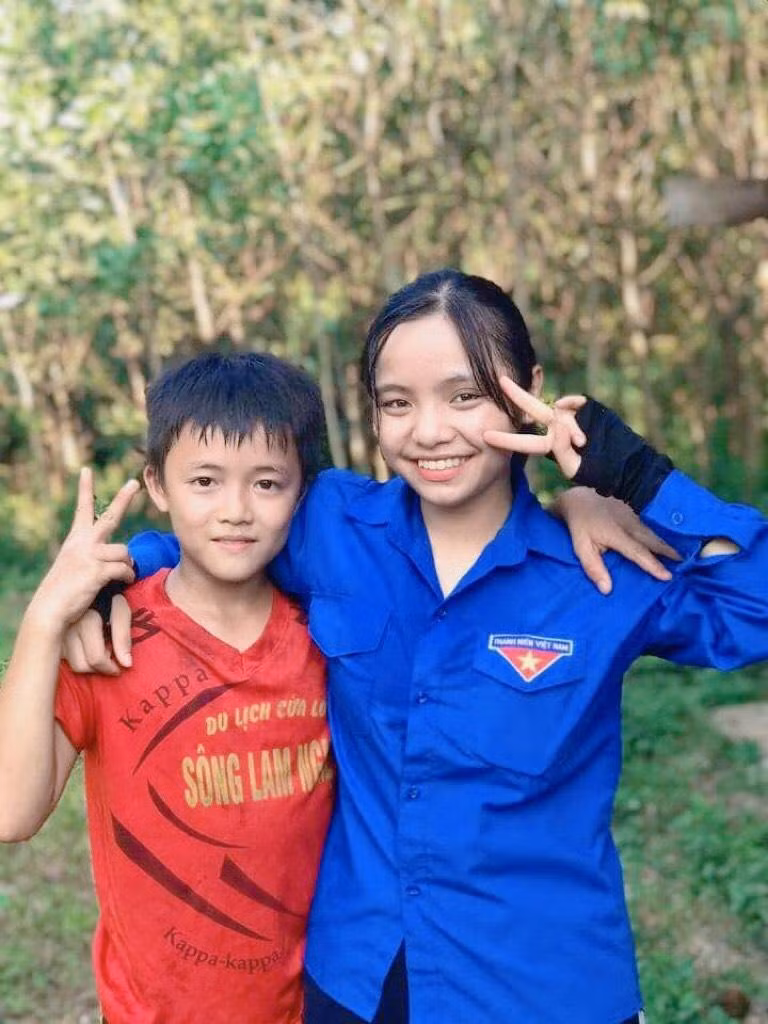 Tại các chương trình tình nguyện, Thanh Thủy cùng ban tổ chức đã cùng nhau gây quỹ trong nhiều tháng để có thể gửi tới thật nhiều phần quà cho những hoàn cảnh khó khăn, những em nhỏ. Tại các chương trình tình nguyện, Thanh Thủy cùng ban tổ chức đã cùng nhau gây quỹ trong nhiều tháng để có thể gửi tới thật nhiều phần quà cho những hoàn cảnh khó khăn, những em nhỏ.