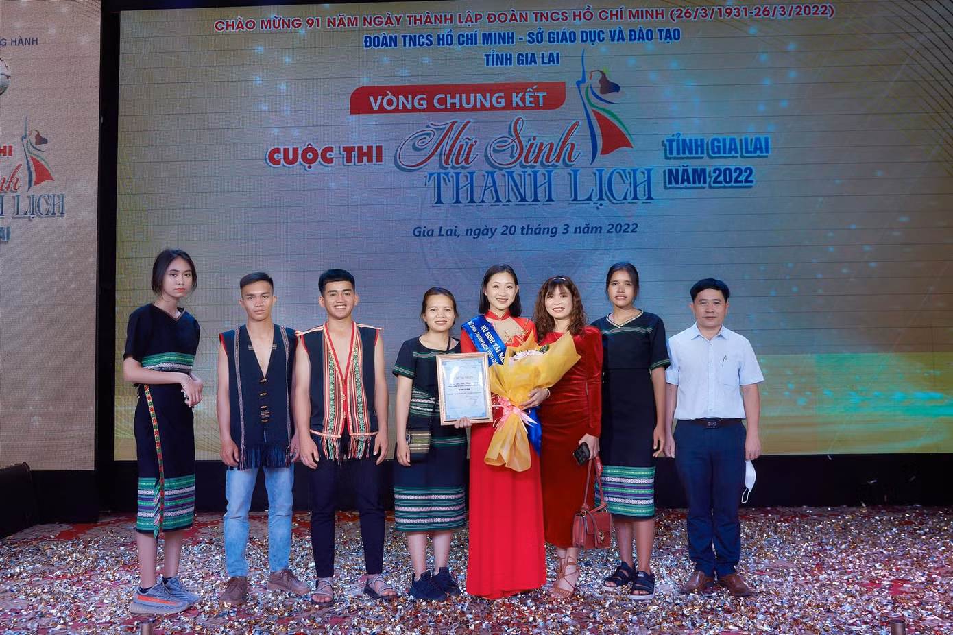 Nữ sinh đoạt giải khuyến khích trong cuộc thi "Nữ sinh thanh lịch" năm 2022 do Tỉnh đoàn phối hợp với Sở GD&amp;ĐT tỉnh Gia Lai tổ chức.