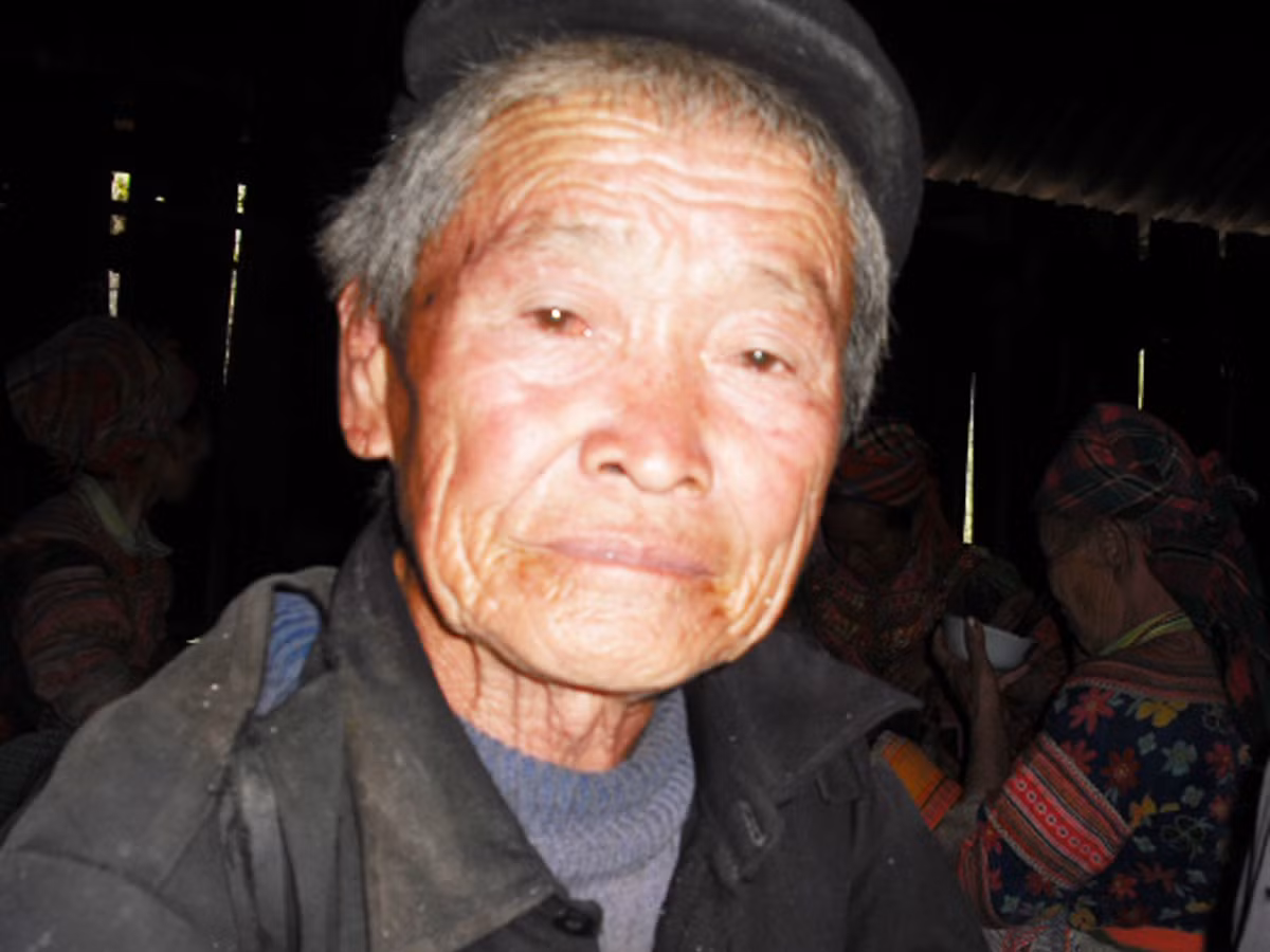 Ông Vàng Dìn Di là nhân chứng duy nhất còn lại của vụ nổ máy bay quân sự cách đây hơn nửa thế kỷ