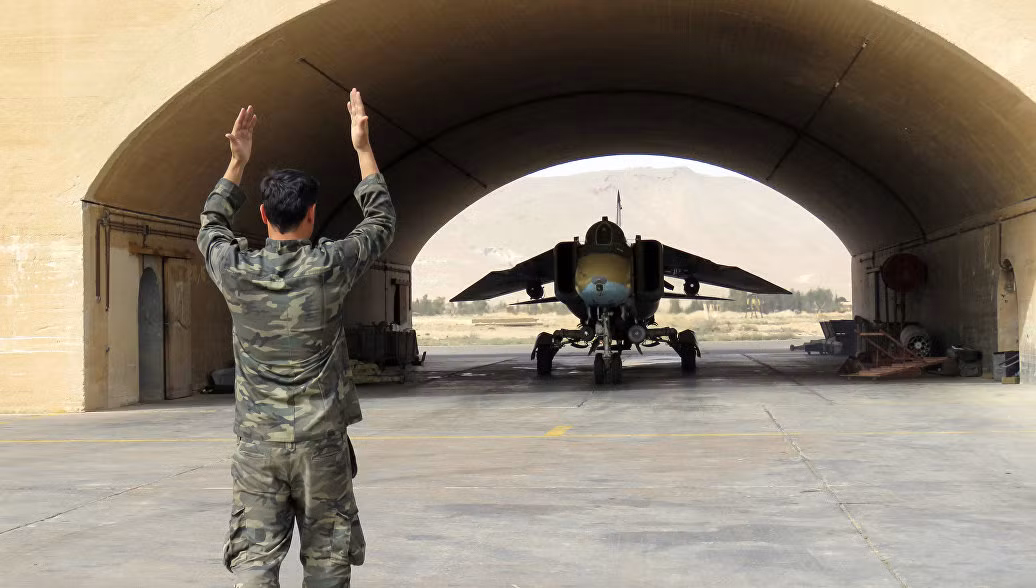 Vụ bắn trượt Su-22 để lộ điểm yếu tên lửa trên tiêm kích Mỹ ảnh 8 Vụ bắn trượt Su-22 để lộ điểm yếu tên lửa trên tiêm kích Mỹ ảnh 8