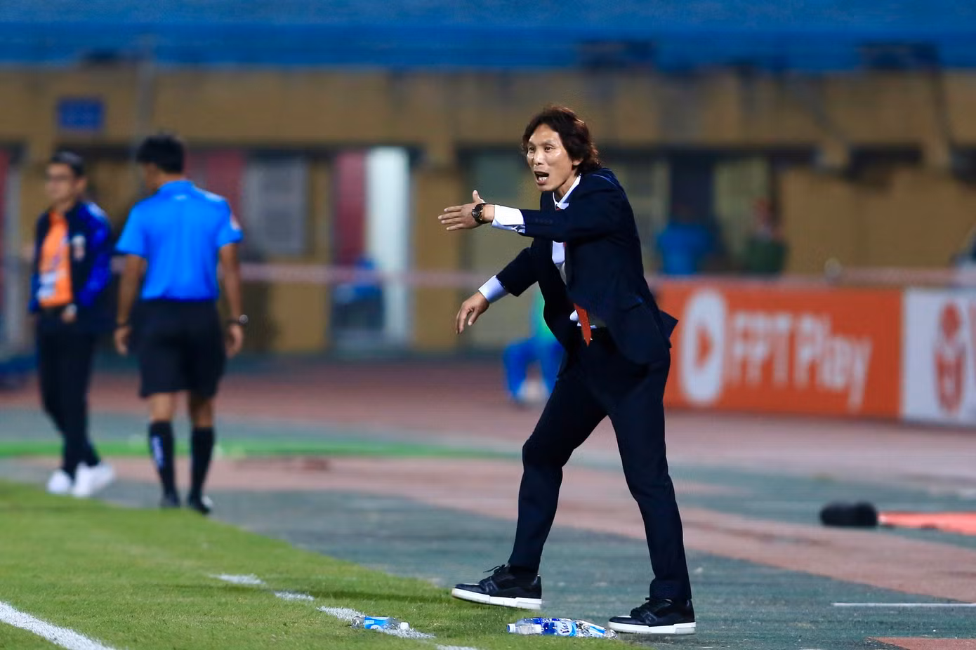 Ngược dòng hạ HAGL 2-1, CAHN hẹn đấu Thể Công Viettel tại vòng 16 đội ảnh 16 Ngược dòng hạ HAGL 2-1, CAHN hẹn đấu Thể Công Viettel tại vòng 16 đội ảnh 16