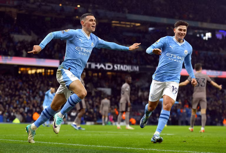 Man City 2 lần dẫn trước nhưng 2 lần mất điểm
