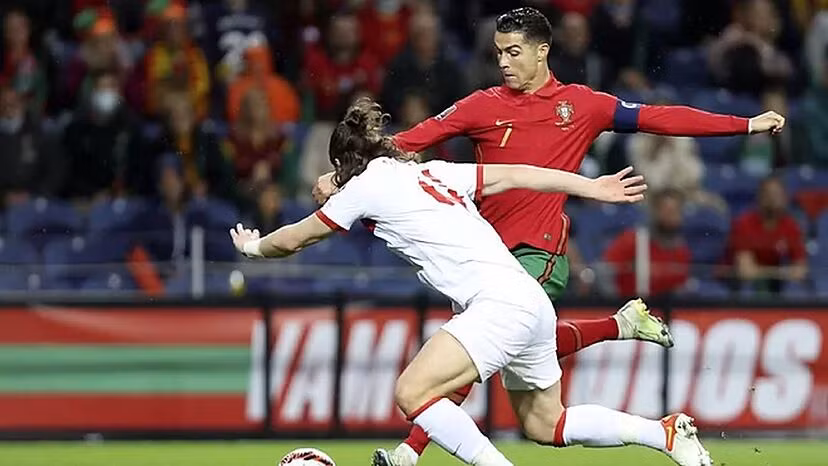 Thắng dễ Thổ Nhĩ Kỳ, Ronaldo và đồng đội lấy vé sớm vào vòng knock-out Euro 2024 ảnh 2