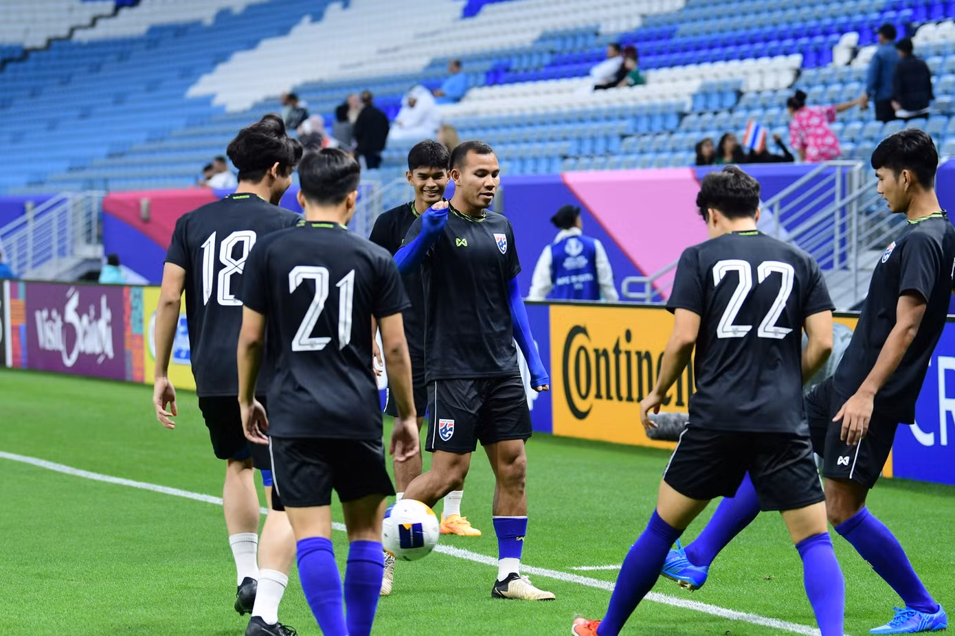 U23 Thái Lan thắng sốc U23 Iraq, mở toang cửa vào tứ kết U23 châu Á 2024 ảnh 4