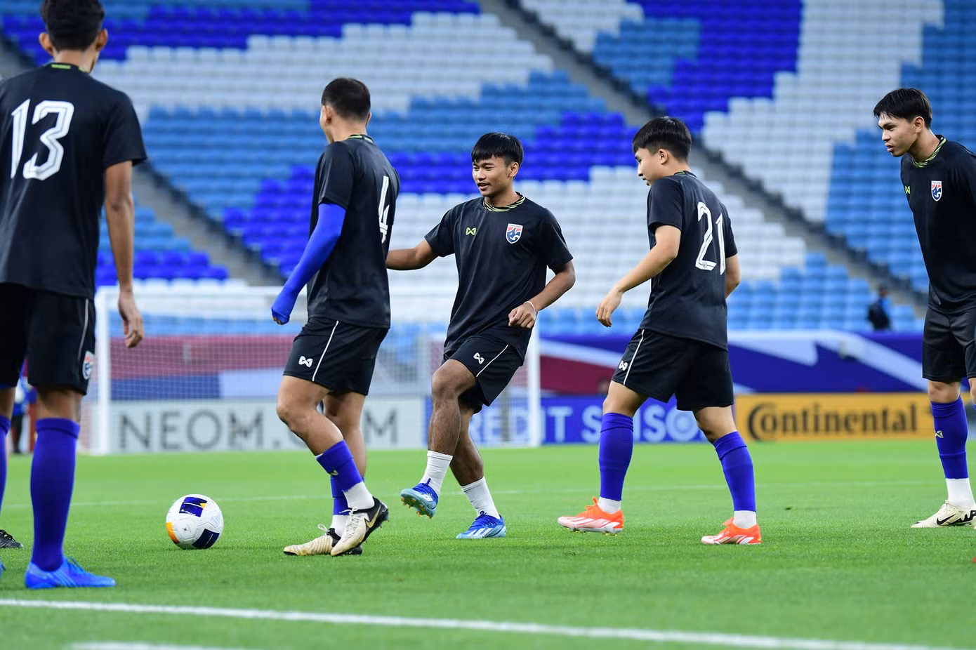 U23 Thái Lan thắng sốc U23 Iraq, mở toang cửa vào tứ kết U23 châu Á 2024 ảnh 5