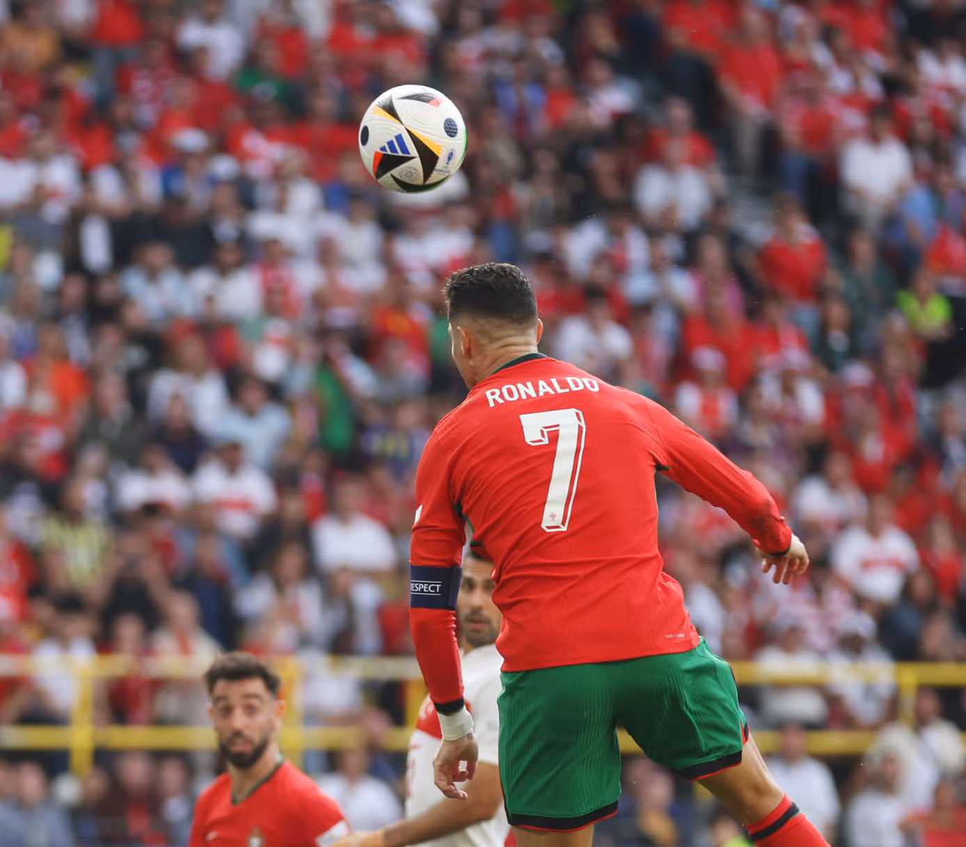 Thắng dễ Thổ Nhĩ Kỳ, Ronaldo và đồng đội lấy vé sớm vào vòng knock-out Euro 2024 ảnh 22