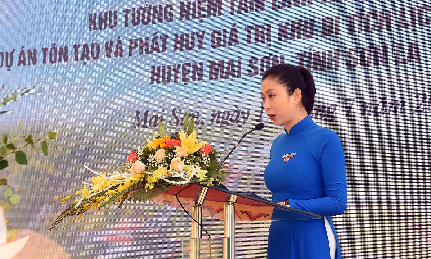 Đại diện tuổi trẻ Sơn La, chị Cầm Huyền Trang - Bí thư Tỉnh Đoàn Sơn La bày tỏ quyết tâm chung sức, chung lòng học tập làm theo lời Bác; giữ gìn phát huy và tiếp nối truyền thống cách mạng của lực lượng TNXP nói riêng và các thế hệ thanh niên Việt Nam nói chung, để góp phần xây dựng quê hương.