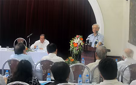 Tổng Bí thư Nguyễn Phú Trọng phát biểu tại buổi làm việc với Đảng đoàn Liên hiệp các hội Văn học - Nghệ thuật Việt Nam và các hội chuyên ngành Trung ương. Ảnh: Quân Đội Nhân Dân . Tổng Bí thư Nguyễn Phú Trọng phát biểu tại buổi làm việc với Đảng đoàn Liên hiệp các hội Văn học - Nghệ thuật Việt Nam và các hội chuyên ngành Trung ương. Ảnh: Quân Đội Nhân Dân