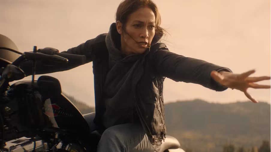 Jenifer Lopez hứa hẹn sẽ có màn trở lại đặc sắc trong "The Mother".