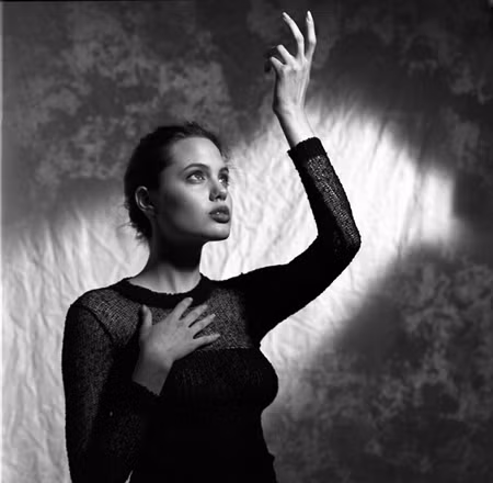 Angelina Jolie giành phần lớn thời gian để chăm sóc 6 đứa con sàn sàn tuổi nhau